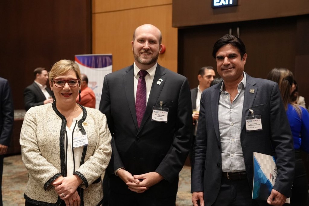 Proyección regional: cámaras binacionales y foros&nbsp;empresariales