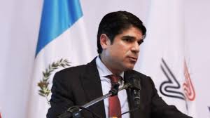 Directorios y certificaciones: trazabilidad profesional de Juan Pablo Carrasco